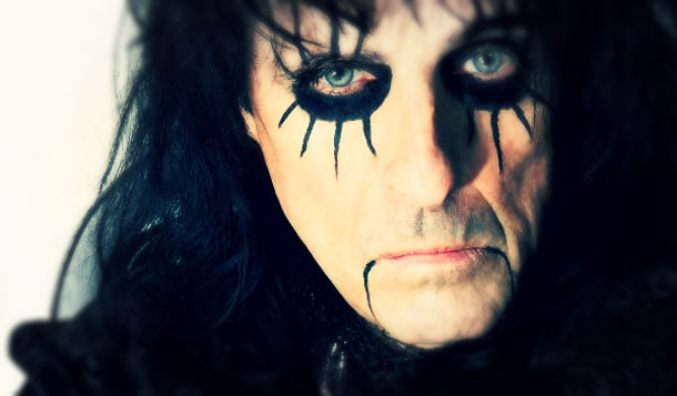 Que Tal Invadir O Pesadelo de Alice Cooper?