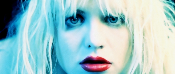 Courtney Love prepara biografia