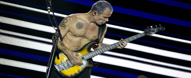 Baixista do Red Hot Chili Peppers prepara autobiografia