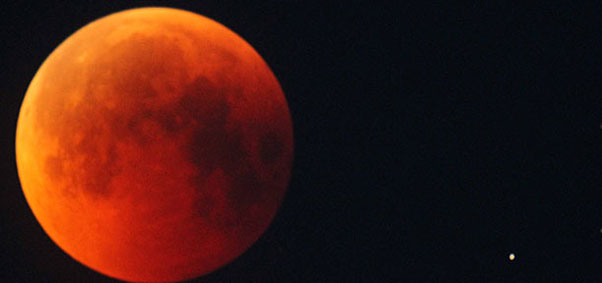 Madrugada de terça tem Lua de Sangue