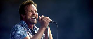 Eddie Vedder faz cover de “Imagine” e volta a pedir paz