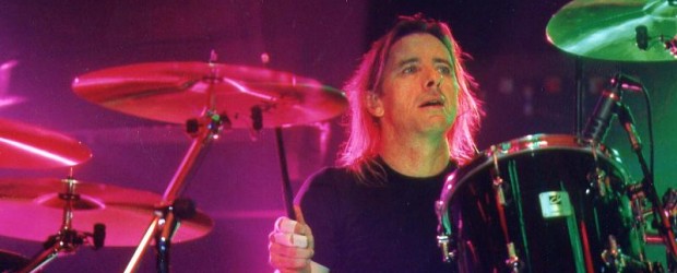 Baterista do AC/DC vai lançar álbum solo