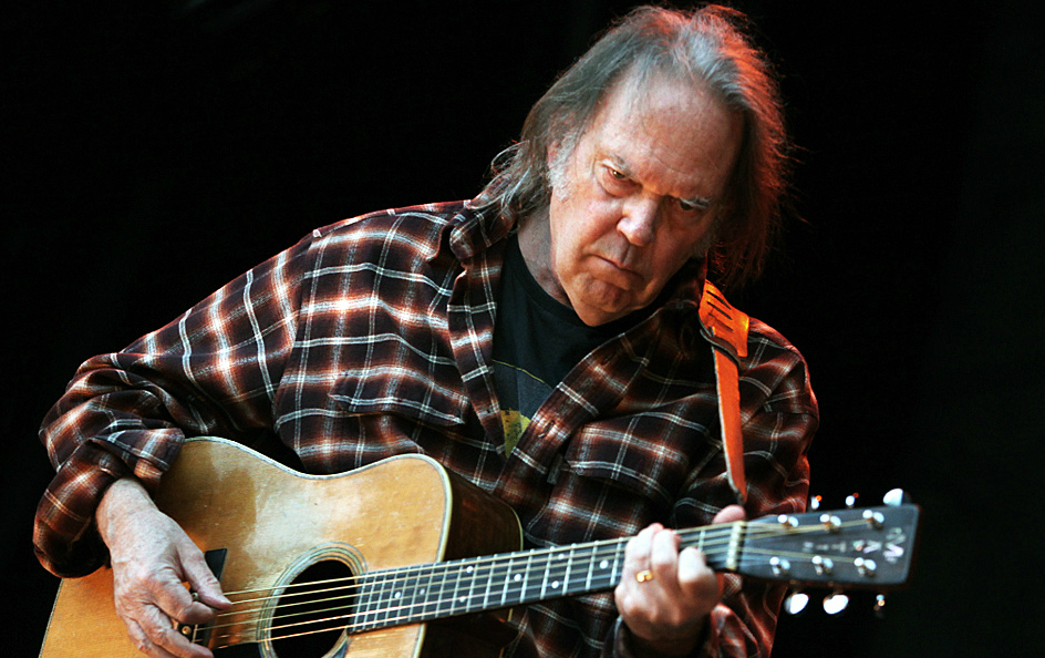 Neil Young libera audição de  “Daughters”, música inédita gravada há mais de 40 anos