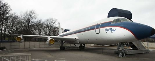 Aviões particulares de Elvis Presley serão leiloados