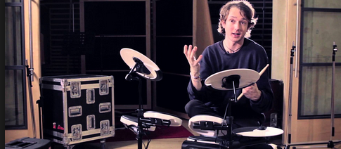 89 ouve Thom Green, baterista do Alt J