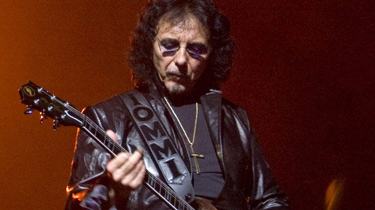 Estou bem, diz Tony Iommi via redes sociais