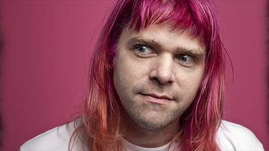 Ariel Pink em mais de 200 banheiros públicos de NY