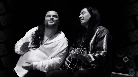 Jack Black e Jimmy Fallon recriam “More Than Words”