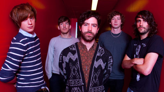 Confira a nova música do Foals