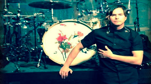 Smashing Pumpkins troca baterista do Rage Against the Machine pelo da Britney Spears