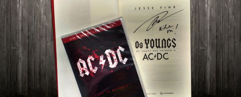 Kit  livro + DVD do AC/DC