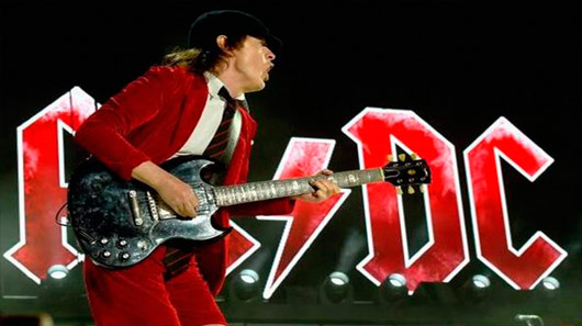 Angus Young destaca sonoridade do AC/DC em nova entrevista