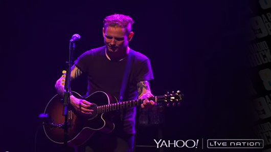 Veja Corey Taylor fazendo cover do Prince