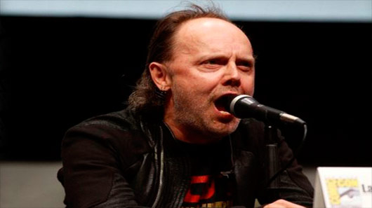 Vídeo: Lars Ulrich, do Metallica, toca com Mumford & Sons