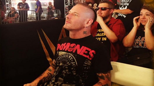 Slipknot: Corey Taylor bate em lutador da WWE