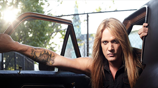 Vocalista deixa Skid Row e abre caminho para volta de Sebastian Bach