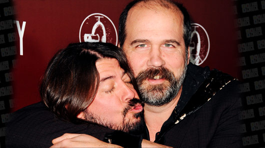 Foo Fighters se reúne com Krist Novoselic, do Nirvana, para tocar “Molly’s Lips”