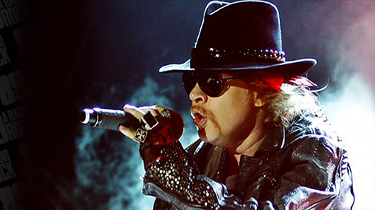 Axl Rose usa Twitter para tentar diminuir poderes de Donald Trump