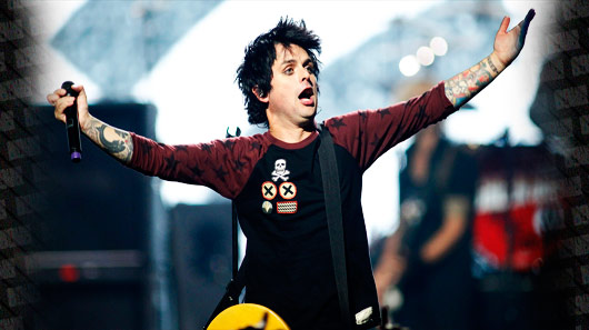 Veja Billie Joe, do Green Day, tocando ao lado de Joan Jett