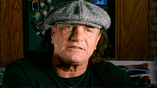 Brian Johnson participa da estreia do documentário “Spitfire” em Londres