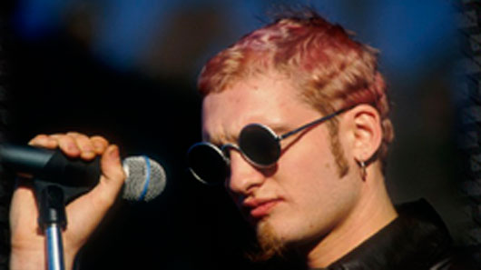 Mãe de Layne Staley faz triste relato sobre vício e morte