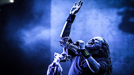 Confira 1º single solo de Jonathan Davis, vocalista do Korn