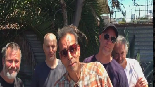 Faith No More anuncia shows com ex-vocalista Chuck Mosley