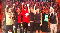 Dave Grohl participa de show do Prophets Of Rage