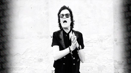 Glenn Hughes divulga música nova ao lado de Chad Smith