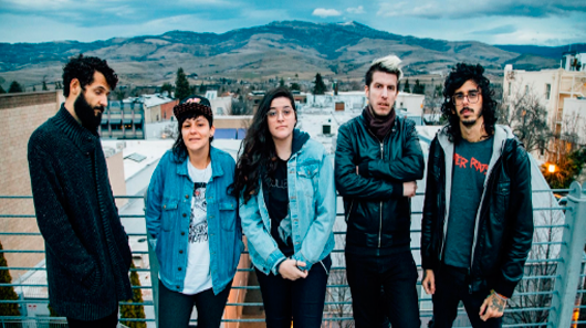 Far From Alaska anuncia pré-venda de novo disco “Unlikely”