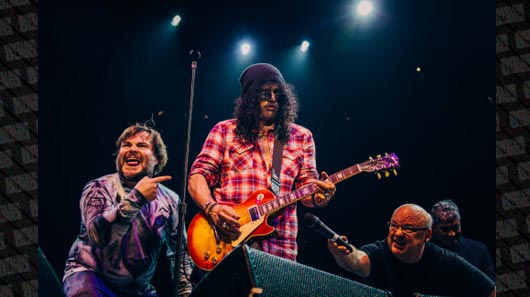 Slash e Jack Black tocam “Welcome To The Jungle” em festa pela defesa dos animais