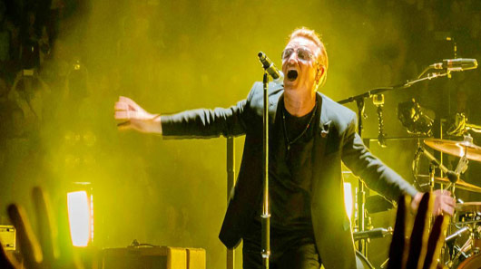 Vídeo: U2 e Patti Smith juntos em Paris