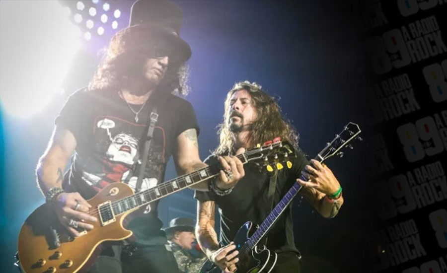 Dobradinha de Guns N´Roses e Dave Grohl fica no topo da parada de Live Videos do Facebook