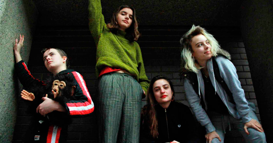 Goat Girl libera novo single “Throw Me A Bone”