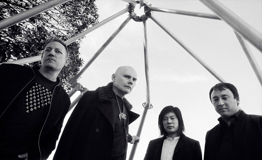 Prestes a lançar disco novo, Smashing Pumpkins libera duas faixas inéditas: “Purple Blood” e “Dulcet in E”