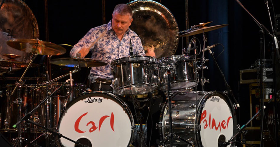 Carl Palmer do Emerson, Lake & Palmer e Asia apresenta nova turnê em SP