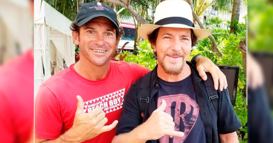 Fã surfa com Eddie Vedder e diz que líder do Pearl Jam é o “cara mais legal que há por aí”