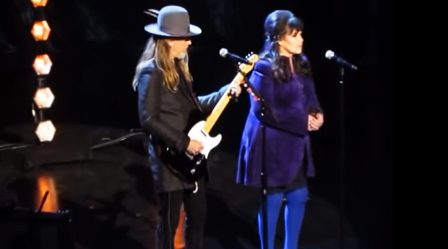 Jerry Cantrell e Ann Wilson prestam homenagem a Chris Cornell na cerimônia do Rock And Roll Hall Of Fame