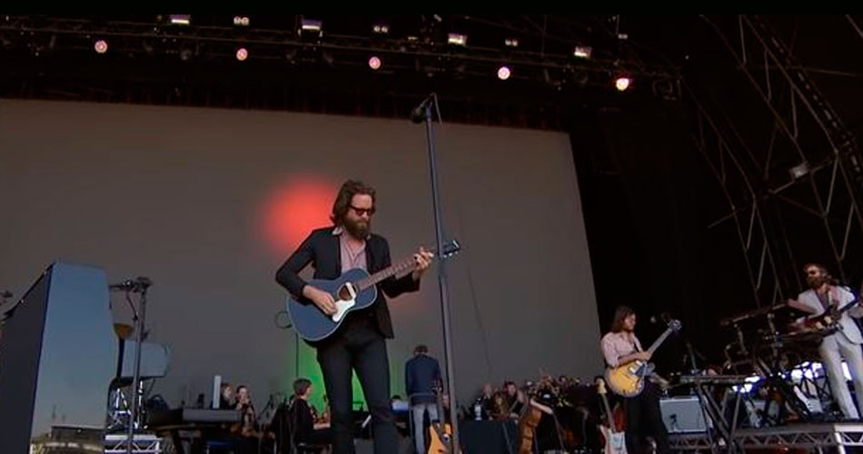 Father John Misty revela nova faixa “Please Don’t Die”