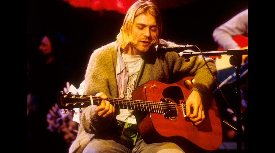 Filha de Kurt Cobain se separa e deixa violão do “MTV Unplugged” com o ex