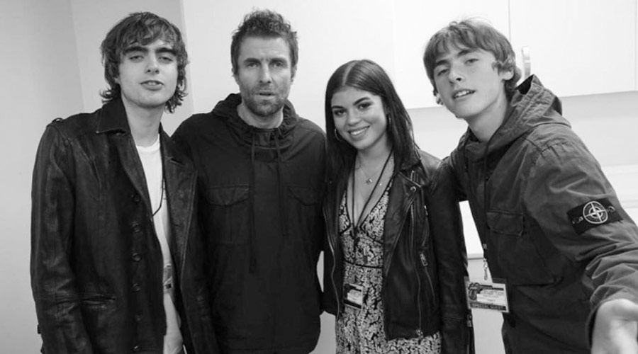 Liam Gallagher emociona-se ao ver filha pela 1ª vez em 19 anos