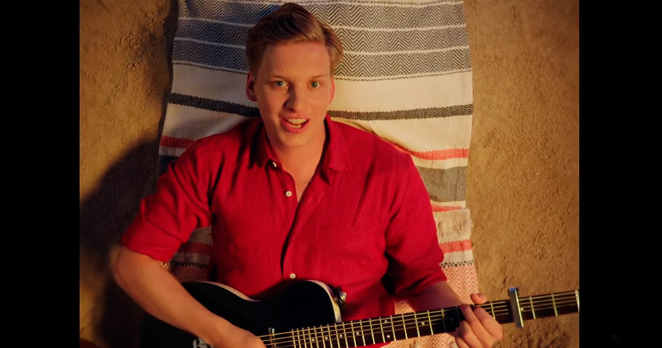 George Ezra libera videoclipe de “Shotgun”