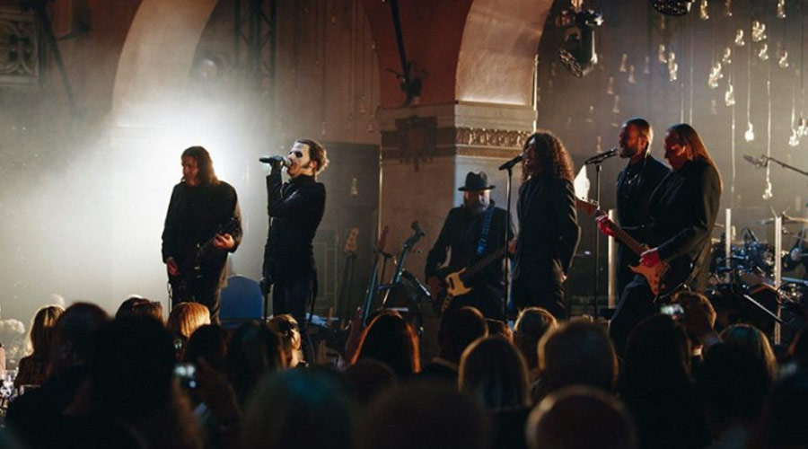 Vídeo: Tobias Forge, do Ghost, canta “Enter Sandman”, do Metallica