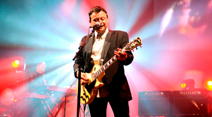 Manic Street Preachers libera “faixa perdida” de 2001 chamada “Rosebud”