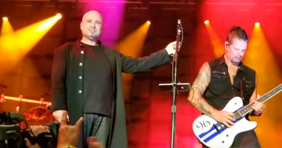 Disturbed apresenta “Walk” do Pantera em homenagem a Vinnie Paul