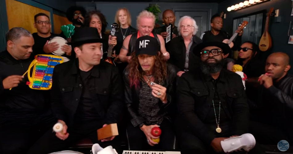 Vídeo: Aerosmith toca “Walk This Way” com instrumentos de brinquedo