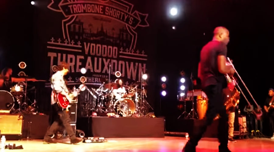 Vídeo: Dave Grohl toca “In Bloom”, do Nirvana, em ritmo de jazz