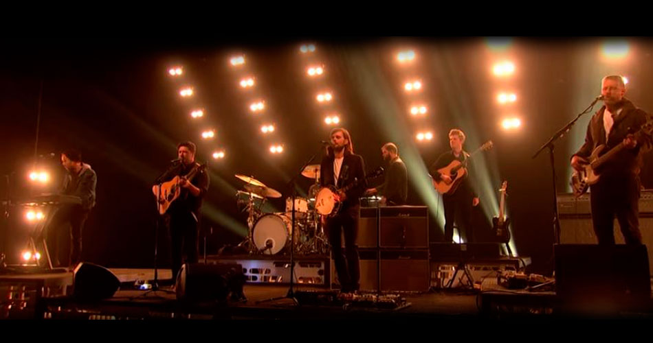 Mumford & Sons apresenta “Guiding Light” no Graham Norton Show, da BBC One