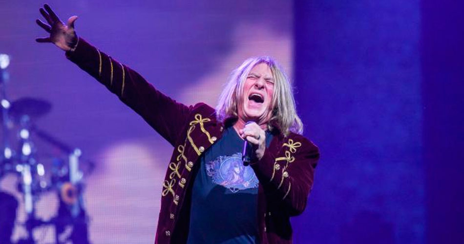 Guitarrista revela que Def Leppard quase regravou sucesso do ABBA