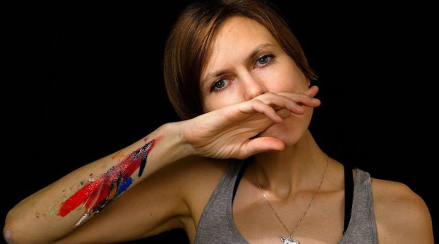 “Weird”, novo álbum de Juliana Hatfield, está disponível para audição